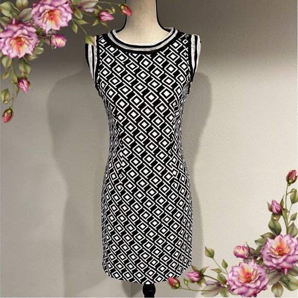 Lucy Paris geometric print sleeveless fitted dress - Picture 1 of 15